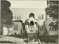 Picture 58 of 103 from De luxe flats : a book on flats and duplex homes ; showing the latest advance designs of this particular type of architecture, published to meet the requirements of all those who desire to study the flat or duplex home in its latest development. (1920), leaf 39