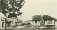 An illustration from De luxe flats : a book on flats and duplex homes ; showing the latest advance designs of this particular type of architecture, published to meet the requirements of all those who desire to study the flat or duplex home in its latest development. (1920)