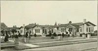 An illustration from De luxe flats : a book on flats and duplex homes ; showing the latest advance designs of this particular type of architecture, published to meet the requirements of all those who desire to study the flat or duplex home in its latest development. (1920)