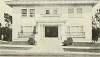 Picture 5 of 103 from De luxe flats : a book on flats and duplex homes ; showing the latest advance designs of this particular type of architecture, published to meet the requirements of all those who desire to study the flat or duplex home in its latest development. (1920), leaf 9