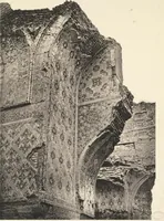 An illustration from Denkmäler persischer Baukunst : geschichtliche Untersuchung und Aufnahme muhammedanischer Backsteinbauten in Vorderasien und Persien (1901)