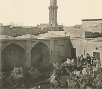 An illustration from Denkmäler persischer Baukunst : geschichtliche Untersuchung und Aufnahme muhammedanischer Backsteinbauten in Vorderasien und Persien (1901)