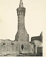 An illustration from Denkmäler persischer Baukunst : geschichtliche Untersuchung und Aufnahme muhammedanischer Backsteinbauten in Vorderasien und Persien (1901)