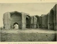 An illustration from Denkmäler persischer Baukunst : geschichtliche Untersuchung und Aufnahme muhammedanischer Backsteinbauten in Vorderasien und Persien (1901)