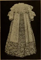 An illustration from Dentelles et guipures : anciennes et modernes, imitations ou copies. Varieté des genres et des points. 52 portraits documentaires, 249 échantillons de dentelles, collerettes, fraises, manchettes, rabats, etc. (1904)