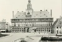 An illustration from Deutsche Baukunst des Mittelalters und der Renaissance : Old German architecture: Ancienne architecture Allemande (1920)