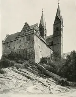 An illustration from Deutsche Baukunst des Mittelalters und der Renaissance : Old German architecture: Ancienne architecture Allemande (1920)