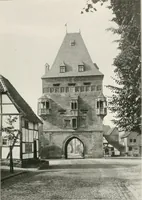 An illustration from Deutsche Baukunst des Mittelalters und der Renaissance : Old German architecture: Ancienne architecture Allemande (1920)