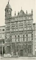 An illustration from Deutsche Baukunst des Mittelalters und der Renaissance : Old German architecture: Ancienne architecture Allemande (1920)