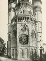 Picture 49 of 197 from Deutsche Baukunst des Mittelalters und der Renaissance : Old German architecture: Ancienne architecture Allemande (1920), leaf 62