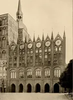 Picture 134 of 197 from Deutsche Baukunst des Mittelalters und der Renaissance = old German architecture (1922), leaf 157