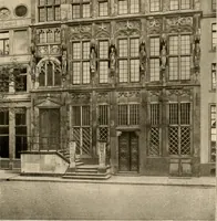 An illustration from Deutsche Baukunst des Mittelalters und der Renaissance = old German architecture (1922)