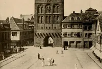 An illustration from Deutsche Baukunst des Mittelalters und der Renaissance = old German architecture (1922)