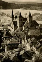 An illustration from Deutsche Baukunst des Mittelalters und der Renaissance = old German architecture (1922)