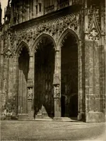 An illustration from Deutsche Baukunst des Mittelalters und der Renaissance = old German architecture (1922)