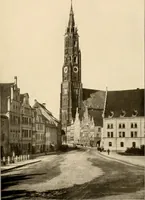 An illustration from Deutsche Baukunst des Mittelalters und der Renaissance = old German architecture (1922)