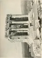 An illustration from Die Baukunst des Altertums (1910)