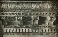 An illustration from Die Baukunst des Altertums (1910)