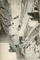 An illustration from Die Baukunst des Altertums (1910)