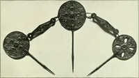 An illustration from Die älteste Kunst, insbesondere di Baukunst, der Germanen (1909)
