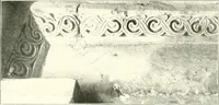 An illustration from Die Ornamente der Hakim- und Ashar-Moschee; Materialien zur Geschichte der älteren Kunst des Islam (1912)