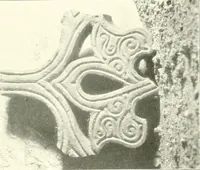 An illustration from Die Ornamente der Hakim- und Ashar-Moschee; Materialien zur Geschichte der älteren Kunst des Islam (1912)