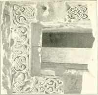 An illustration from Die Ornamente der Hakim- und Ashar-Moschee; Materialien zur Geschichte der älteren Kunst des Islam (1912)