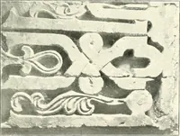 An illustration from Die Ornamente der Hakim- und Ashar-Moschee; Materialien zur Geschichte der älteren Kunst des Islam (1912)