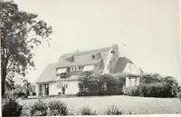 An illustration from The Dutch colonial house; its origin, design, modern plan and construction; illustrated with photographs of old examples and American adaptations of the style (1913)