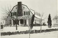 An illustration from The Dutch colonial house; its origin, design, modern plan and construction; illustrated with photographs of old examples and American adaptations of the style (1913)
