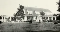 An illustration from The Dutch colonial house; its origin, design, modern plan and construction; illustrated with photographs of old examples and American adaptations of the style (1913)