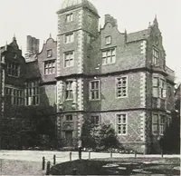 An illustration from Early renaissance architecture in England : a historical and descriptive account of the Tudor, Elizabethan, and Jacobean periods, 1500-1625 : for the use of students and others (1914)