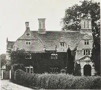 An illustration from Early renaissance architecture in England : a historical and descriptive account of the Tudor, Elizabethan, and Jacobean periods, 1500-1625 : for the use of students and others (1914)