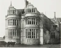 An illustration from Early renaissance architecture in England : a historical and descriptive account of the Tudor, Elizabethan, and Jacobean periods, 1500-1625 : for the use of students and others (1914)