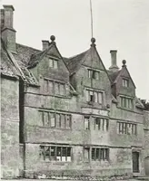 An illustration from Early renaissance architecture in England : a historical and descriptive account of the Tudor, Elizabethan, and Jacobean periods, 1500-1625 : for the use of students and others (1914)