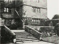 An illustration from Early renaissance architecture in England : a historical and descriptive account of the Tudor, Elizabethan, and Jacobean periods, 1500-1625 : for the use of students and others (1914)