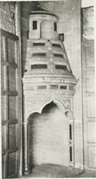 An illustration from Early renaissance architecture in England : a historical and descriptive account of the Tudor, Elizabethan, and Jacobean periods, 1500-1625 : for the use of students and others (1914)