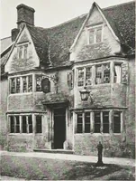 An illustration from Early renaissance architecture in England : a historical and descriptive account of the Tudor, Elizabethan, and Jacobean periods, 1500-1625 : for the use of students and others (1914)