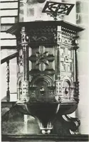 An illustration from Early renaissance architecture in England : a historical and descriptive account of the Tudor, Elizabethan, and Jacobean periods, 1500-1625 : for the use of students and others (1914)