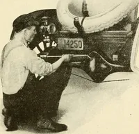 Picture 44 of 107 from Engelman's autocraft; being an instructive study of the automobile; its care and management; how to drive; locating troubles and repairing them; with chapters exploiting some of the latest devices used in automobile construction (1914), leaf 96