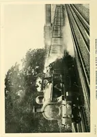 Picture 20 of 80 from Every boy's book of railways and steamships (1911), leaf 139