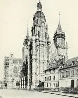 An illustration from Famous cathedrals as seen and described by great writers (1909)