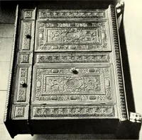 An illustration from Furniture and interior decoration of the Italian renaissance (1921)