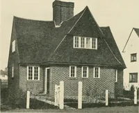 An illustration from Garden city houses and domestic interior details (1913)