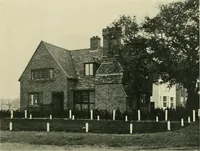 An illustration from Garden city houses and domestic interior details (1913)
