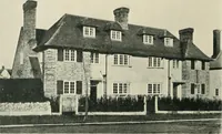 An illustration from Garden city houses and domestic interior details (1913)