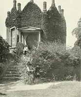 An illustration from Gardens, old and new; the country house & its garden environment (1900)