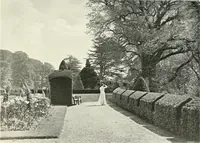 Picture 186 of 434 from Gardens, old and new; the country house & its garden environment (1900), leaf 152