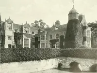An illustration from Gardens, old and new; the country house & its garden environment (1900)