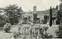 Picture 309 of 434 from Gardens, old and new; the country house & its garden environment (1900), leaf 243